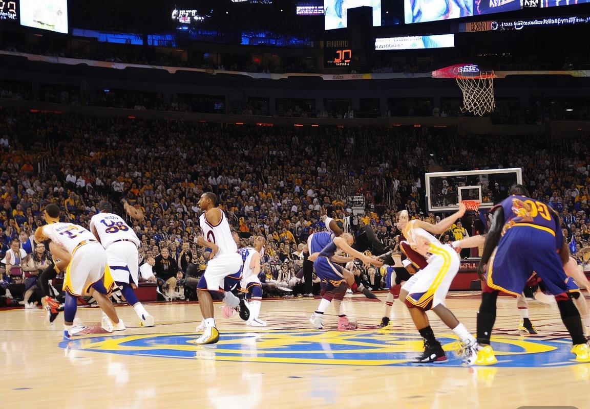 2015科比VS勇士巅峰对决：激情篮球史诗回顾(图3)